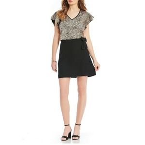 Draper James Monochrome V-Neck Blouse